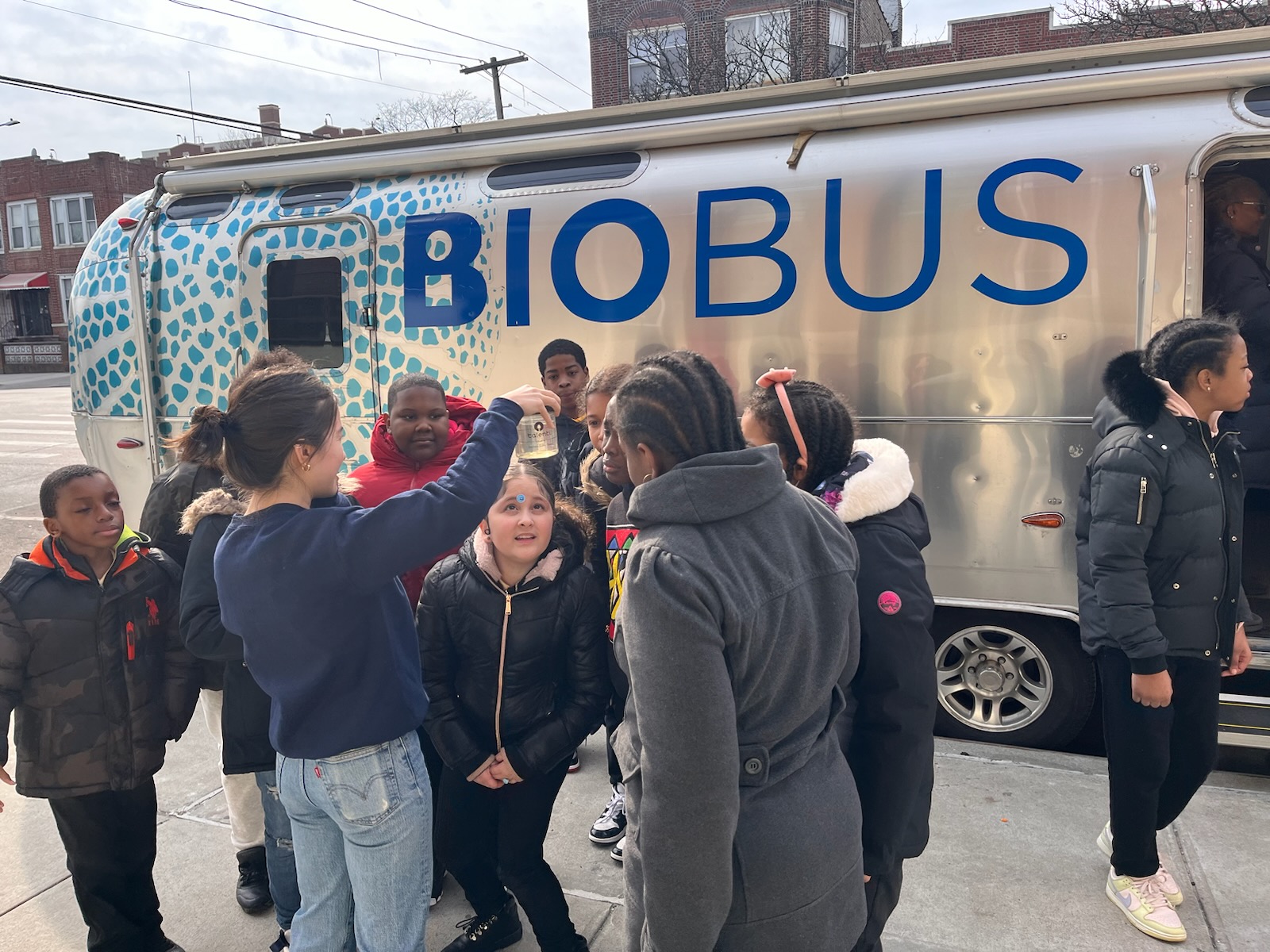 Mobile Lab at BioBus Celebrates Brains w/ NYU Langone in Midtown